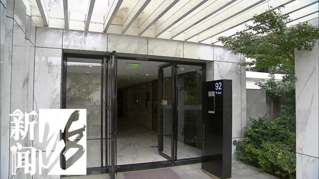 风暴娱乐主管：香水喷喷就没了？上海阿姨把自家房子给猫住！楼道里一股味道，邻居崩溃